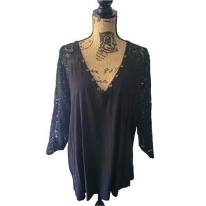 4X Torrid lace sleeve grommet v-neck black knit top